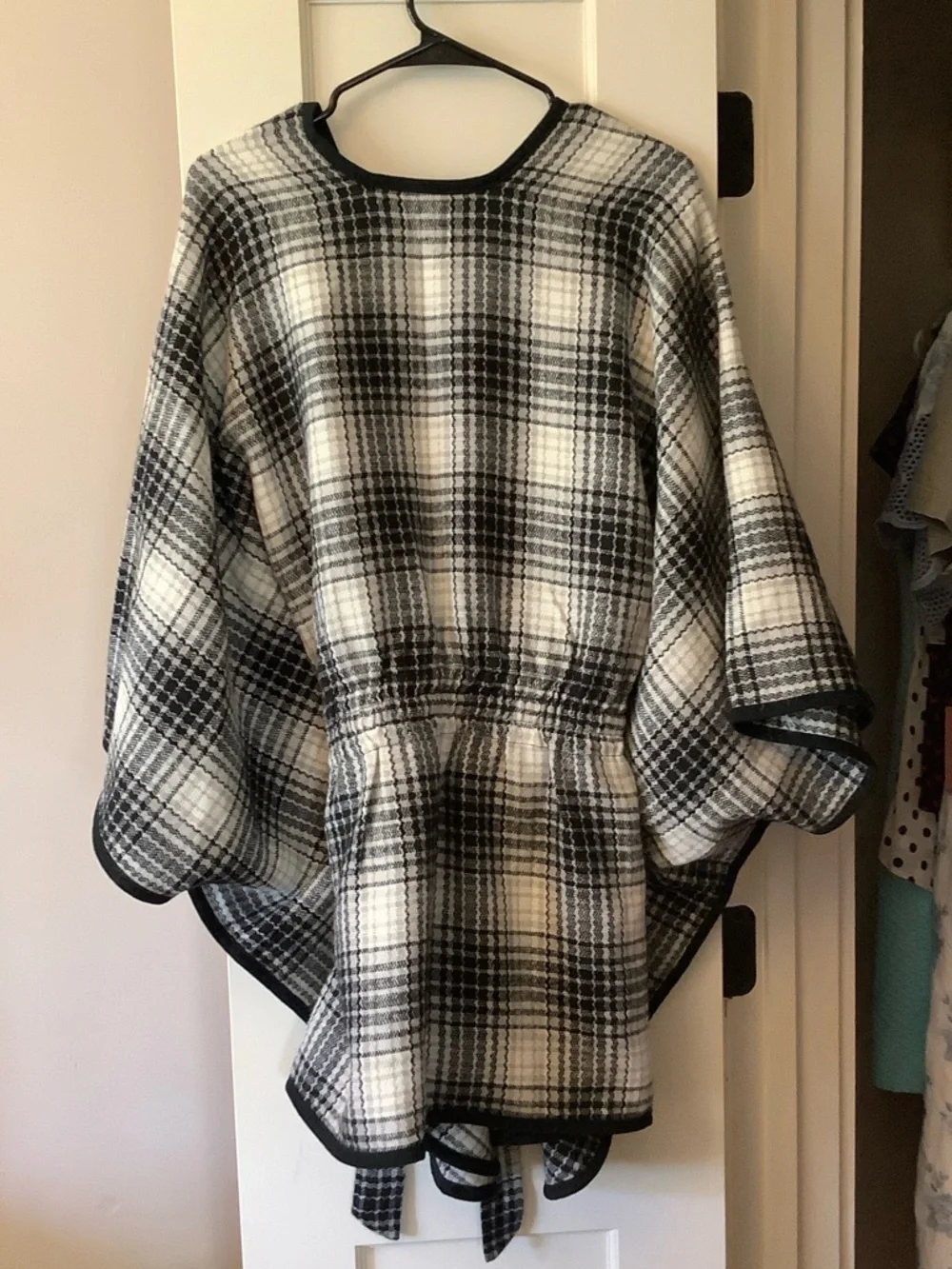 Apt. 9 Black and White Plaid Wrap Cape with Tie Belt - Picture 6 of 7